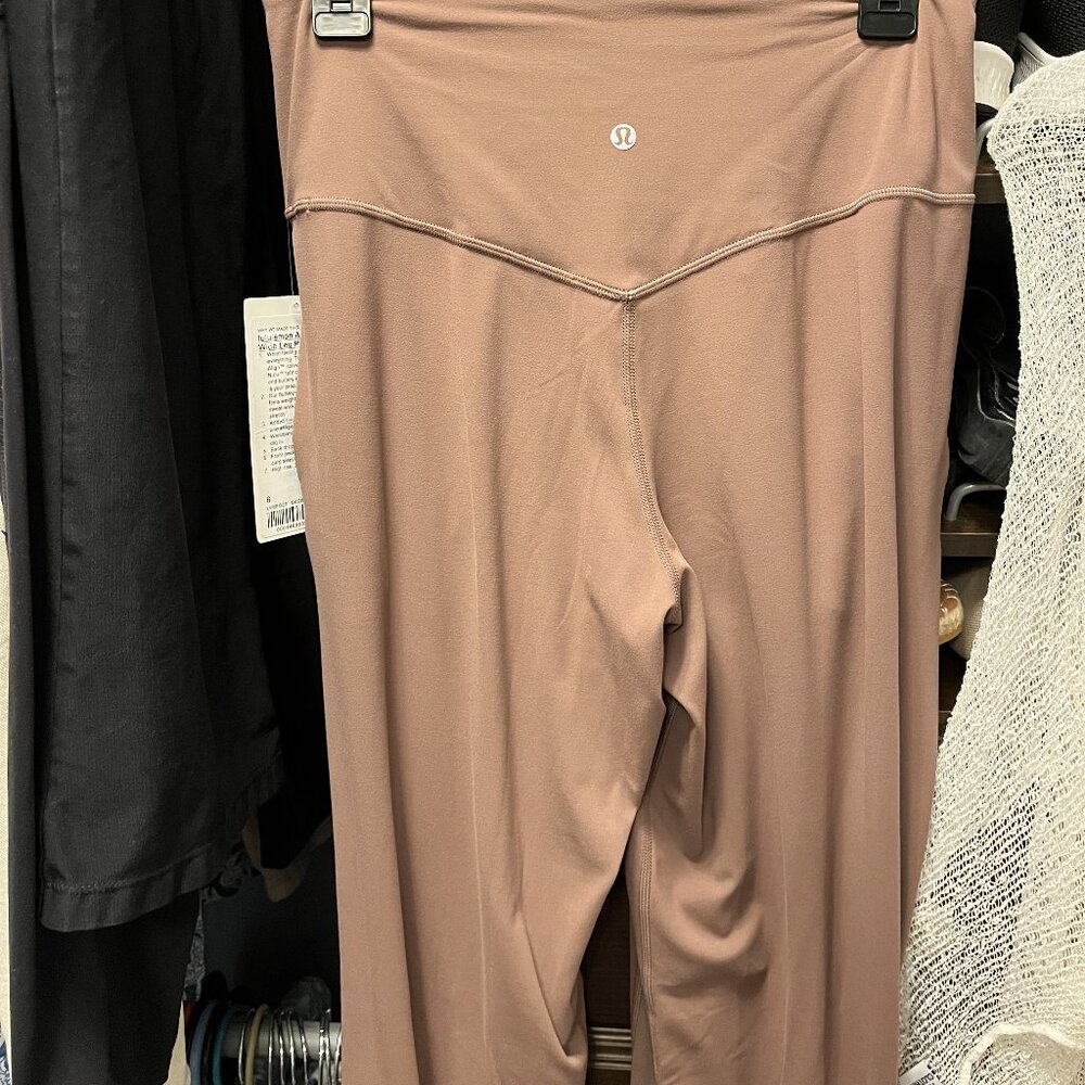 NWT LULULEMON JOGGER/YOGA PANTS